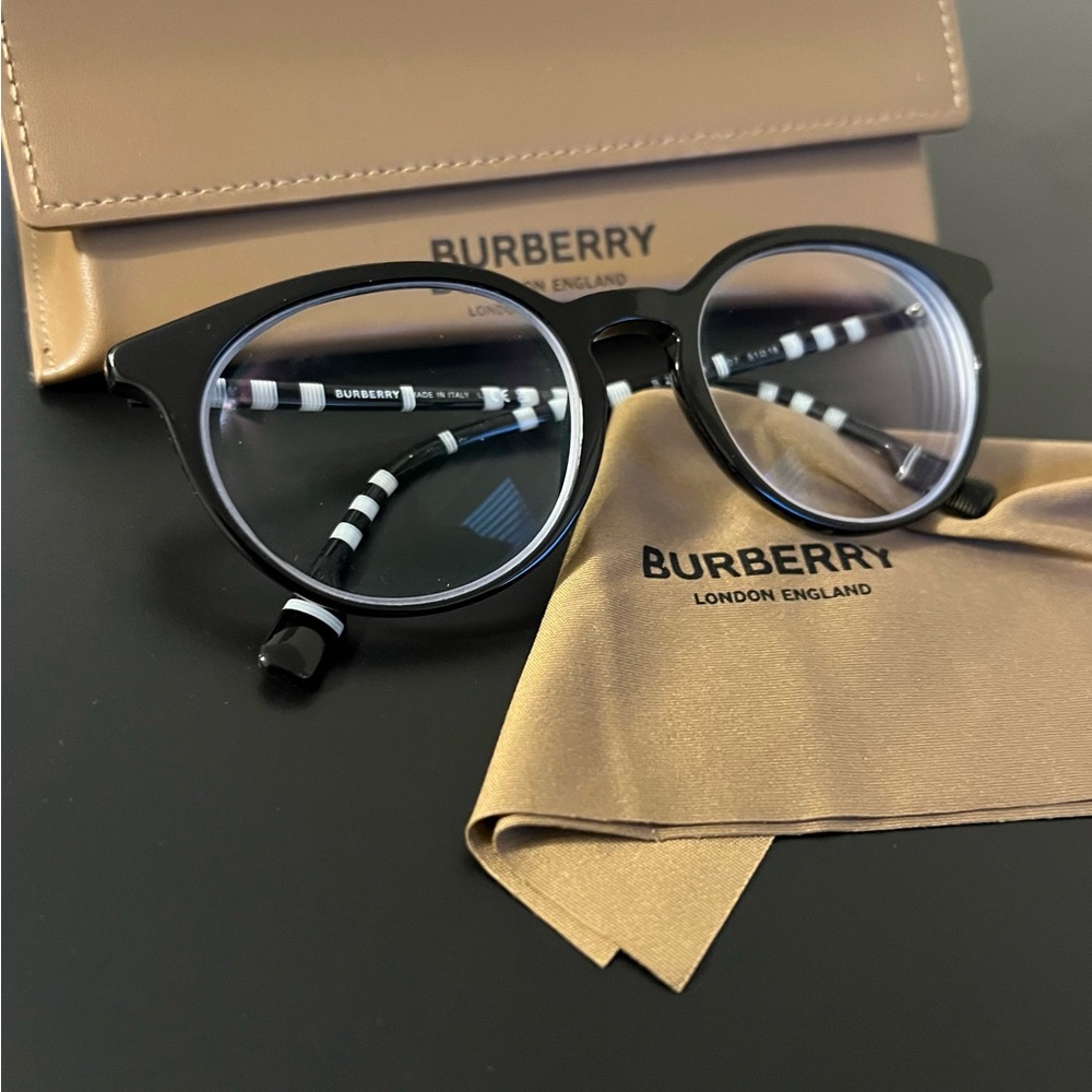 Burberry Black Round Glasses